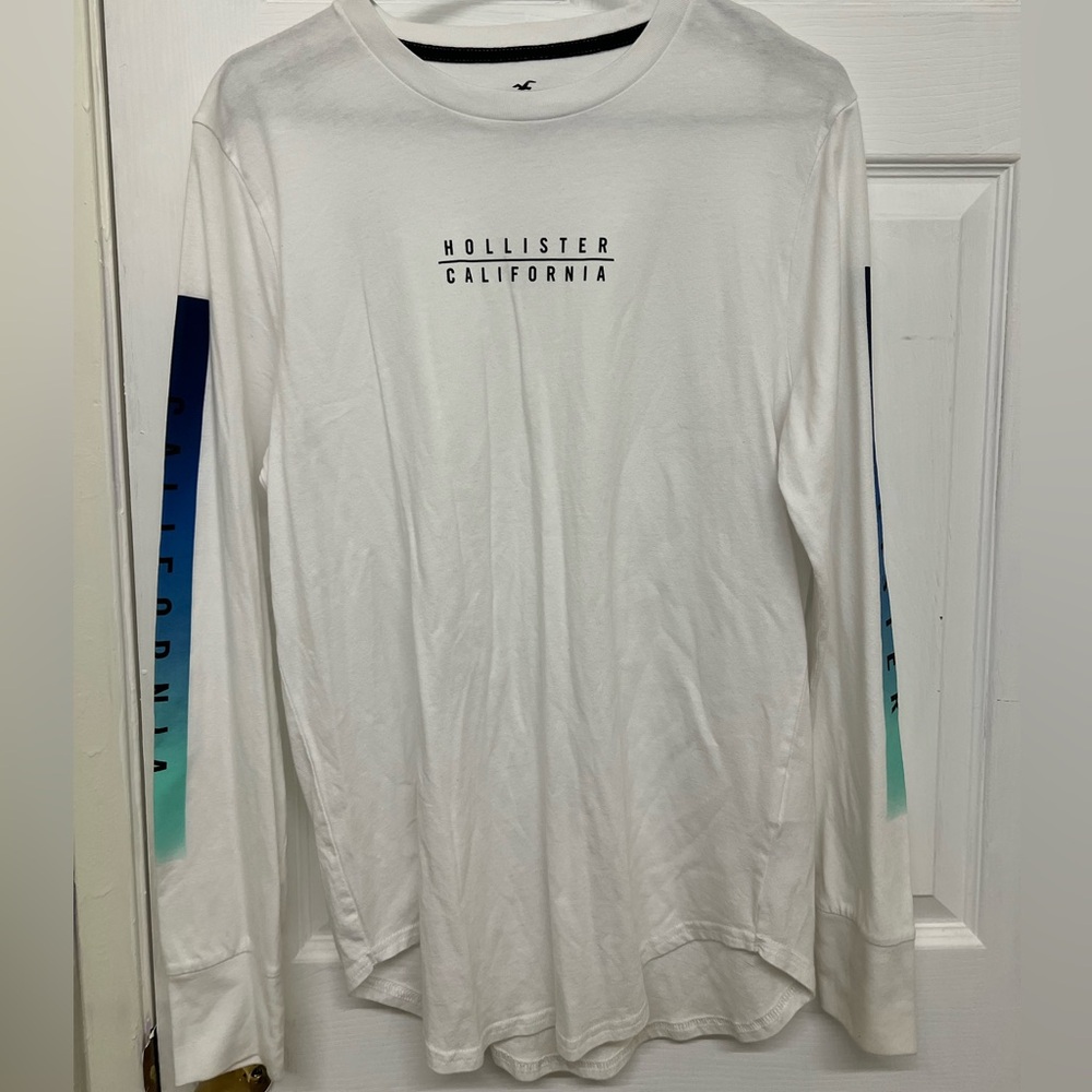BRAND NEW never worn Hollister long sleeve